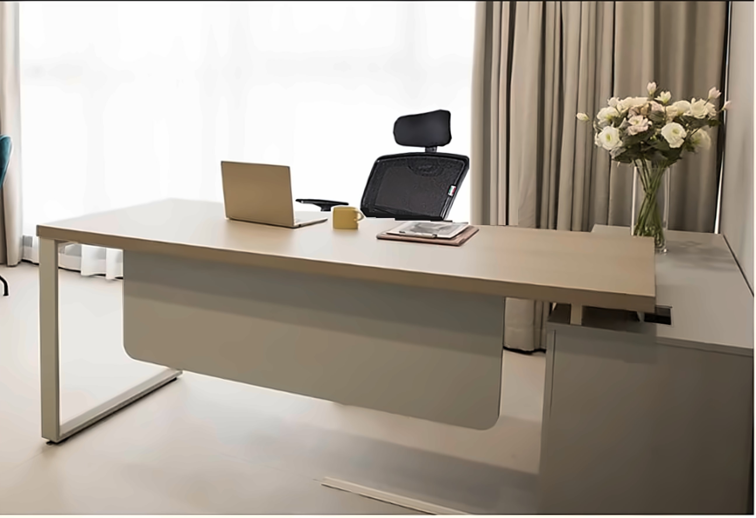 Milano executive workstation in a corner office